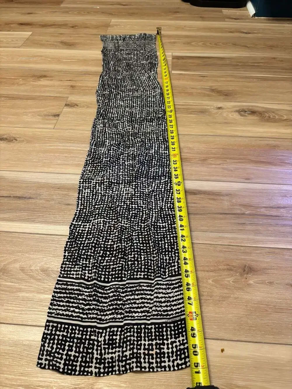Liz Claiborne Accessories Black and White Abstract Print 100% Silk Scarf